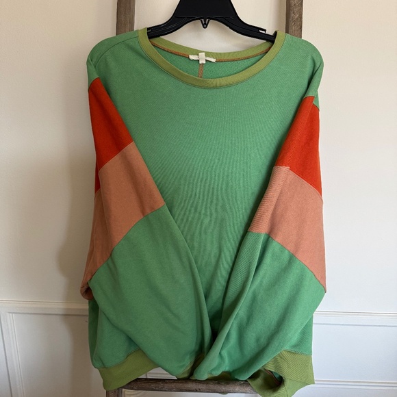 Easel Los Angeles Tops - Retro Style Crewneck